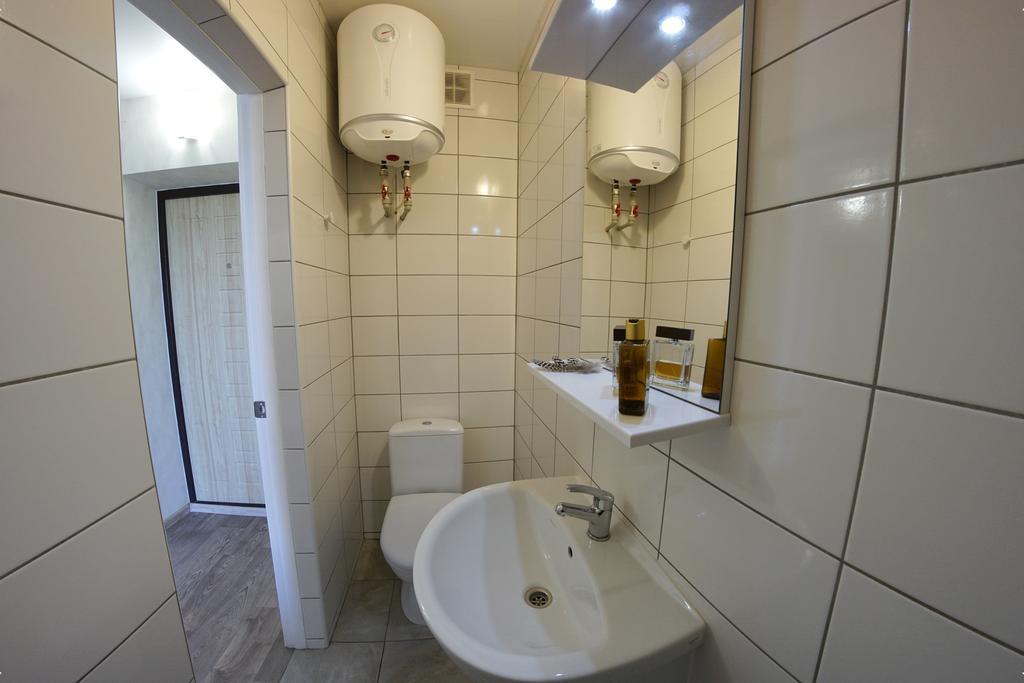 54A Tselinogradskaia Str At Alekseevka Underground Charkiw Exterior foto
