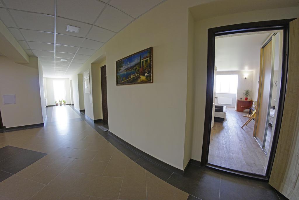 54A Tselinogradskaia Str At Alekseevka Underground Charkiw Exterior foto