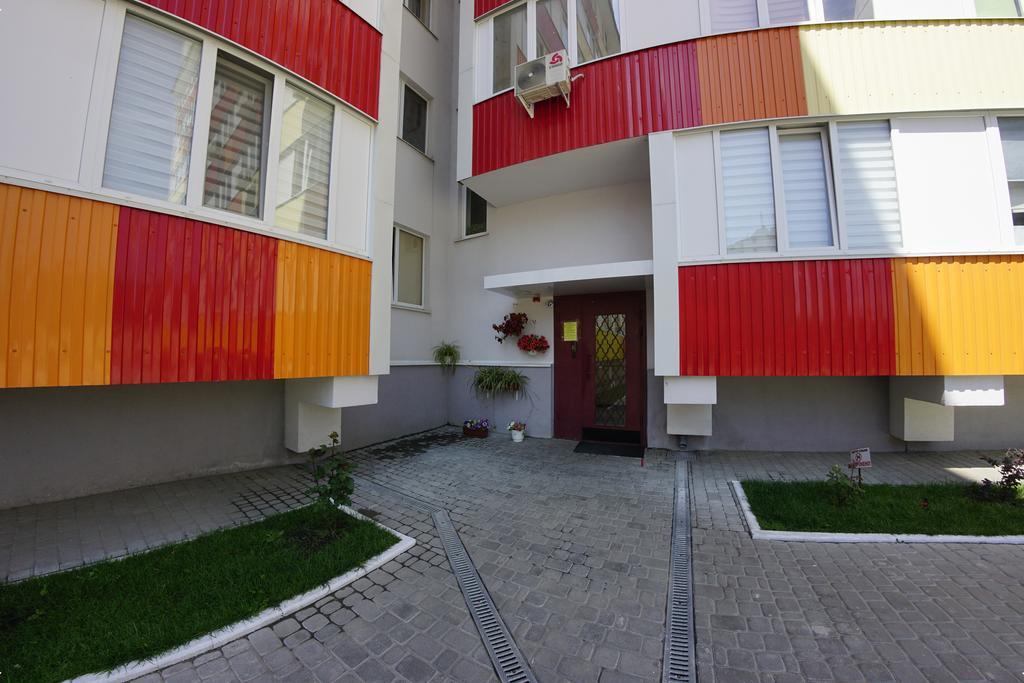 54A Tselinogradskaia Str At Alekseevka Underground Charkiw Exterior foto